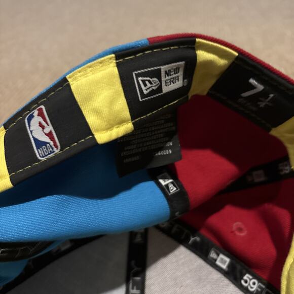 New Era 59FIFTY Houston Rockets Holiday Games Rock Em’ Sock Em’ Fitted Hat 7 1/4 - Picture 7 of 9